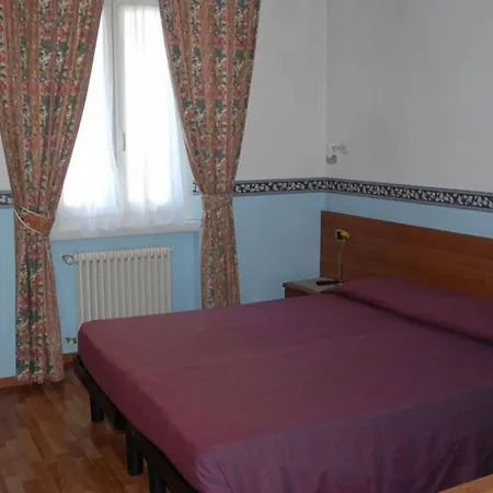 Отель Riviera 3*