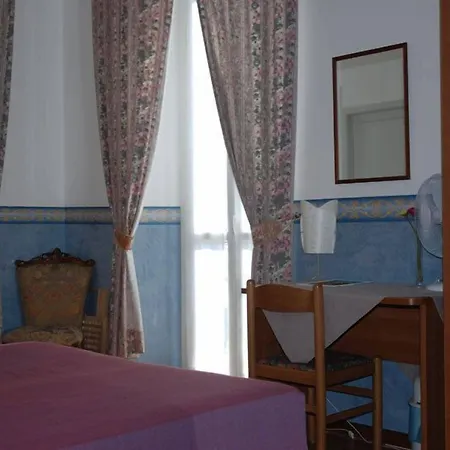 Otel Riviera 3*
