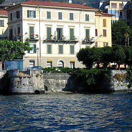 ホテル Riviera Cadenabbia